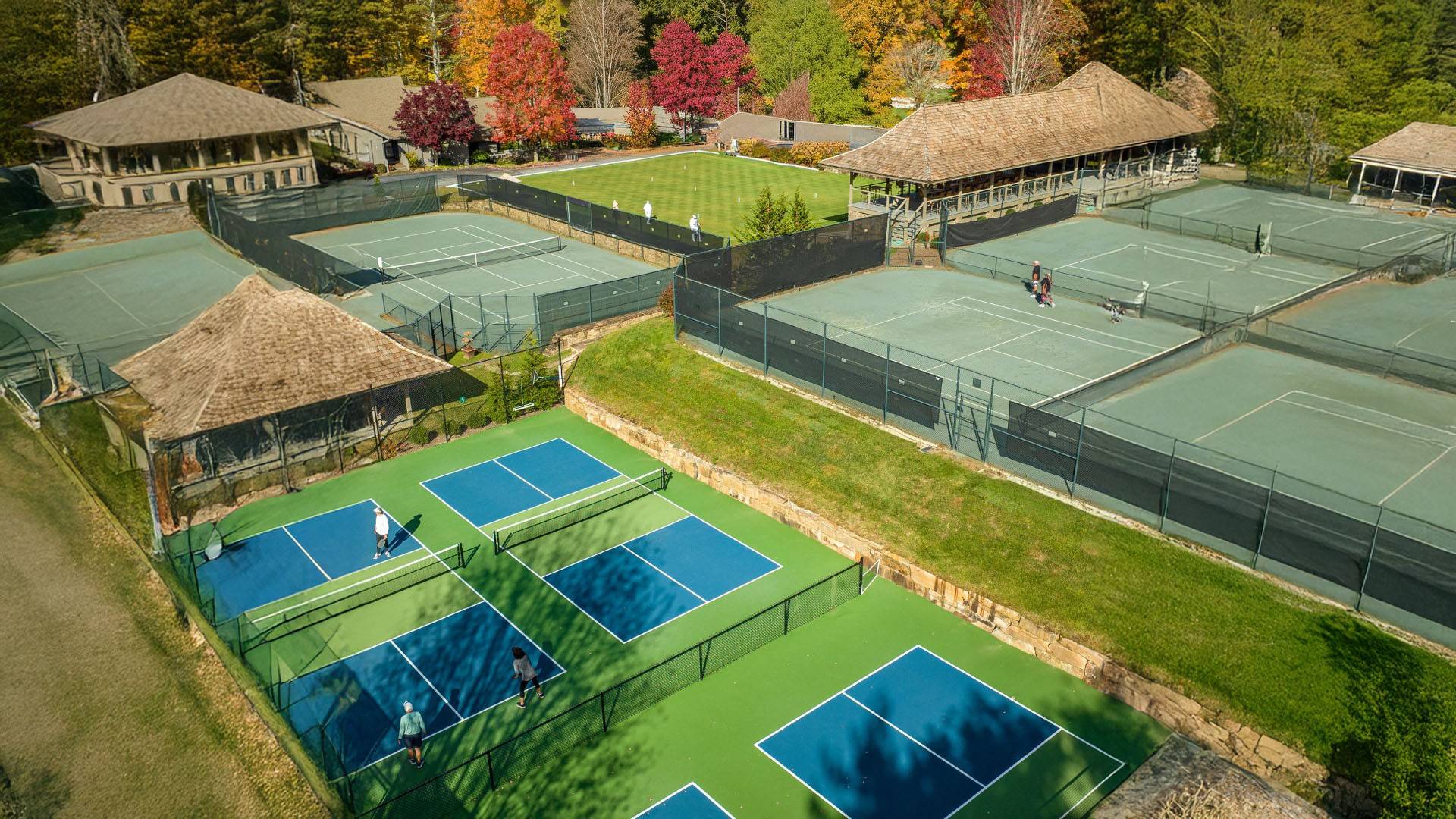 Burlingame Tennis Courts The Ultimate Guide to Choosing the Best Tennis Gear to Improve Your Game copy