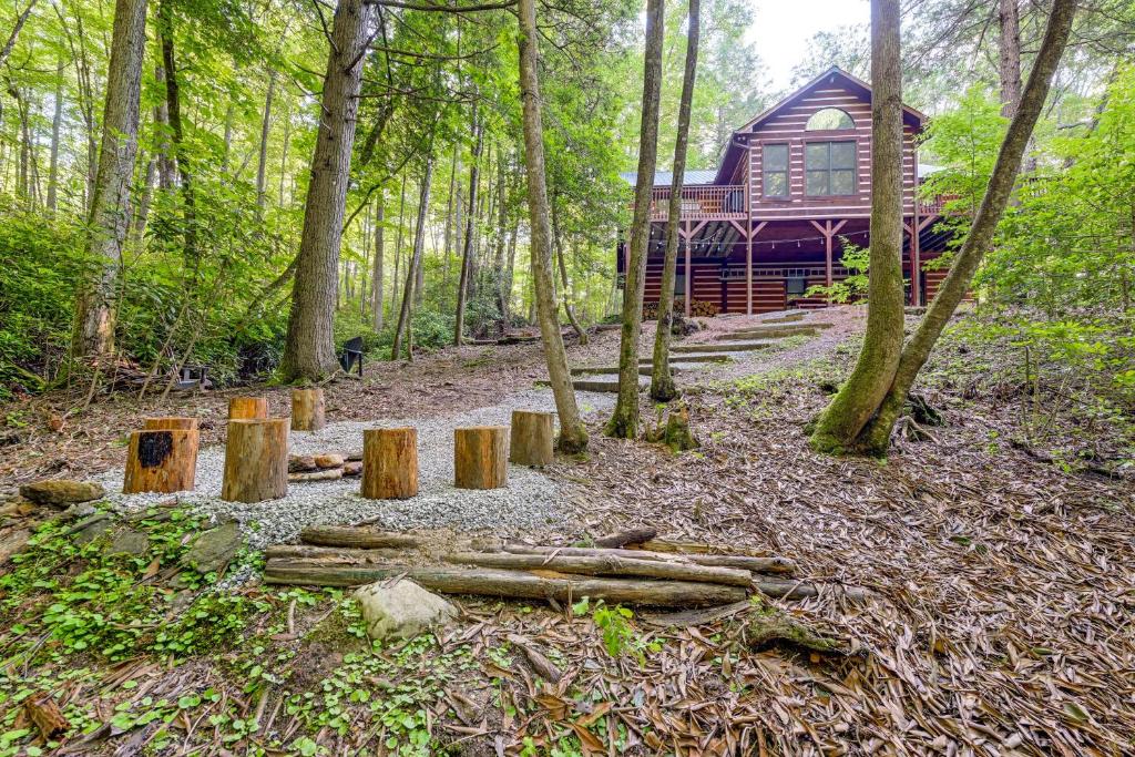 Living in Burlingame Sapphire, NC: Community Guide