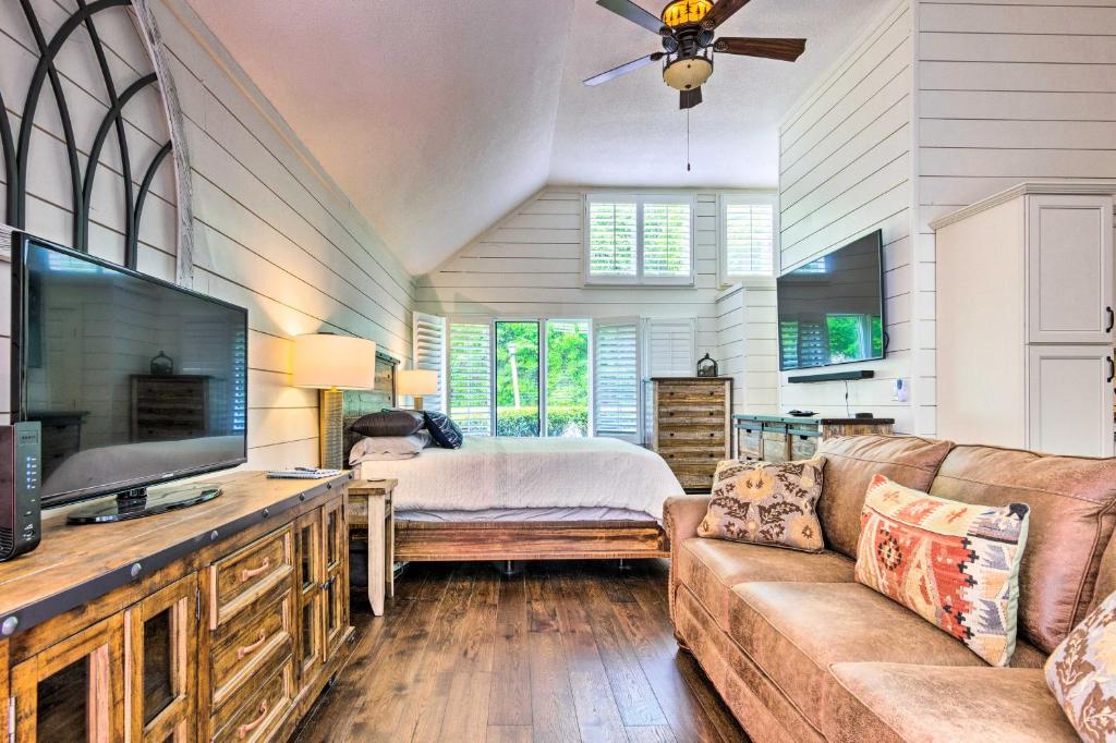 Living in Burlingame Sapphire, NC: Community Guide