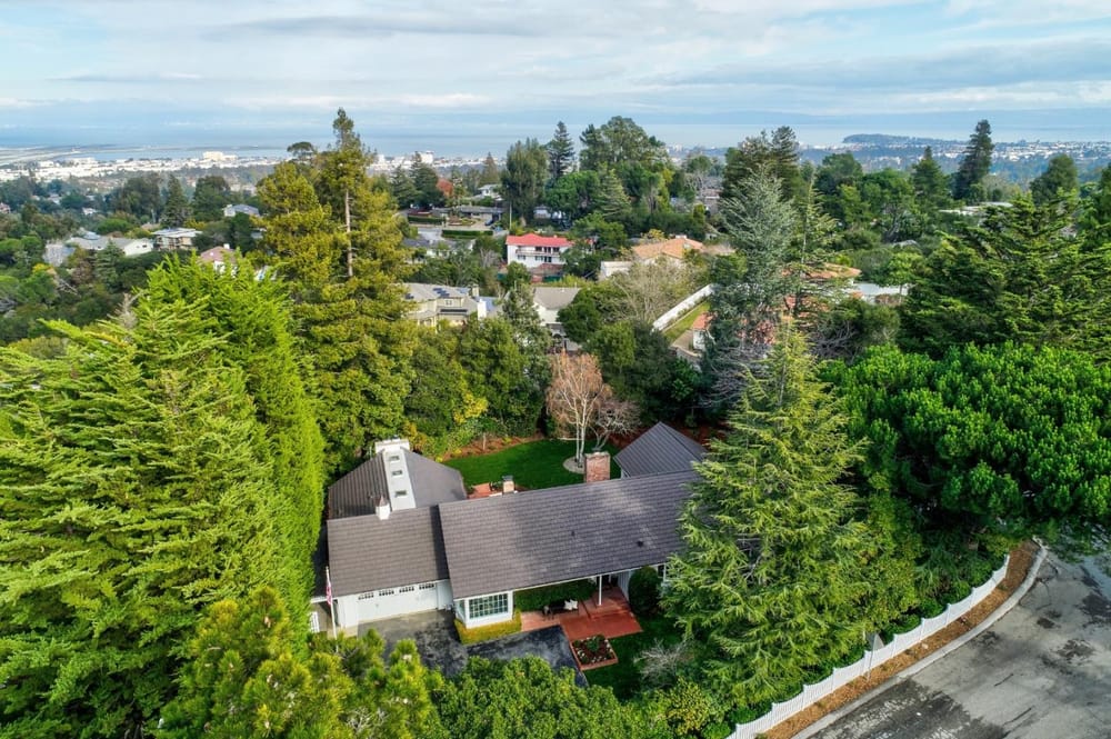 Living in Burlingame Sapphire, NC: Community Guide